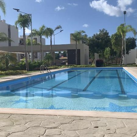 Yellowsub Apartments Cancun Bagian luar foto