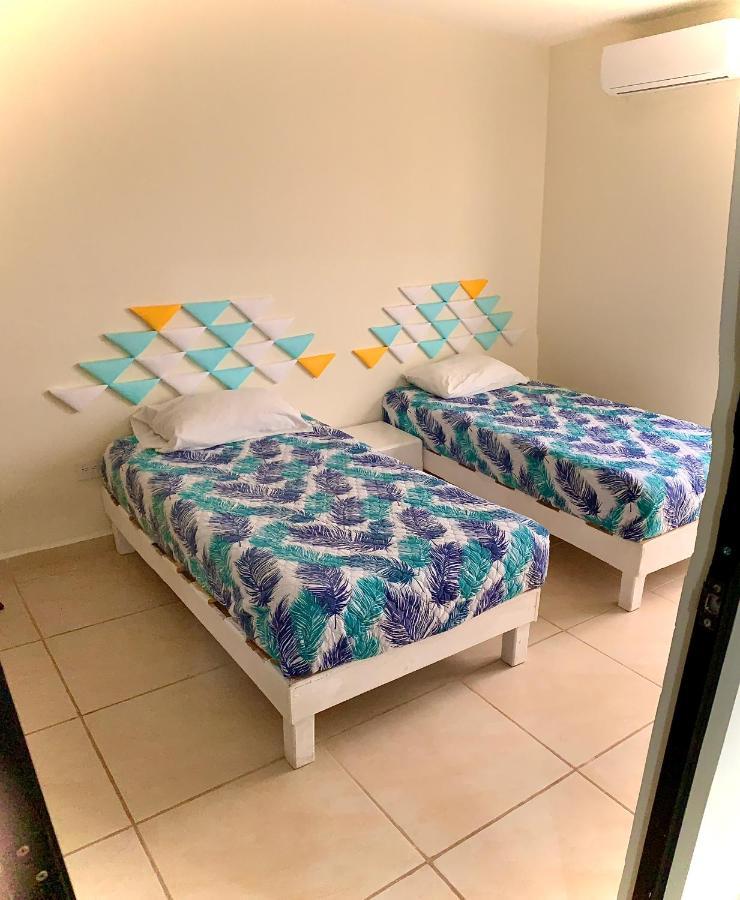 Yellowsub Apartments Cancun Bagian luar foto